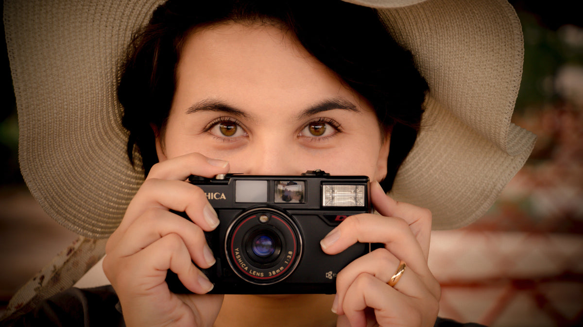 ¡Deslumbra y exprésate! Celebra el Día Internacional de la Fotografía en Perú con estilo, moda y autoestima.
