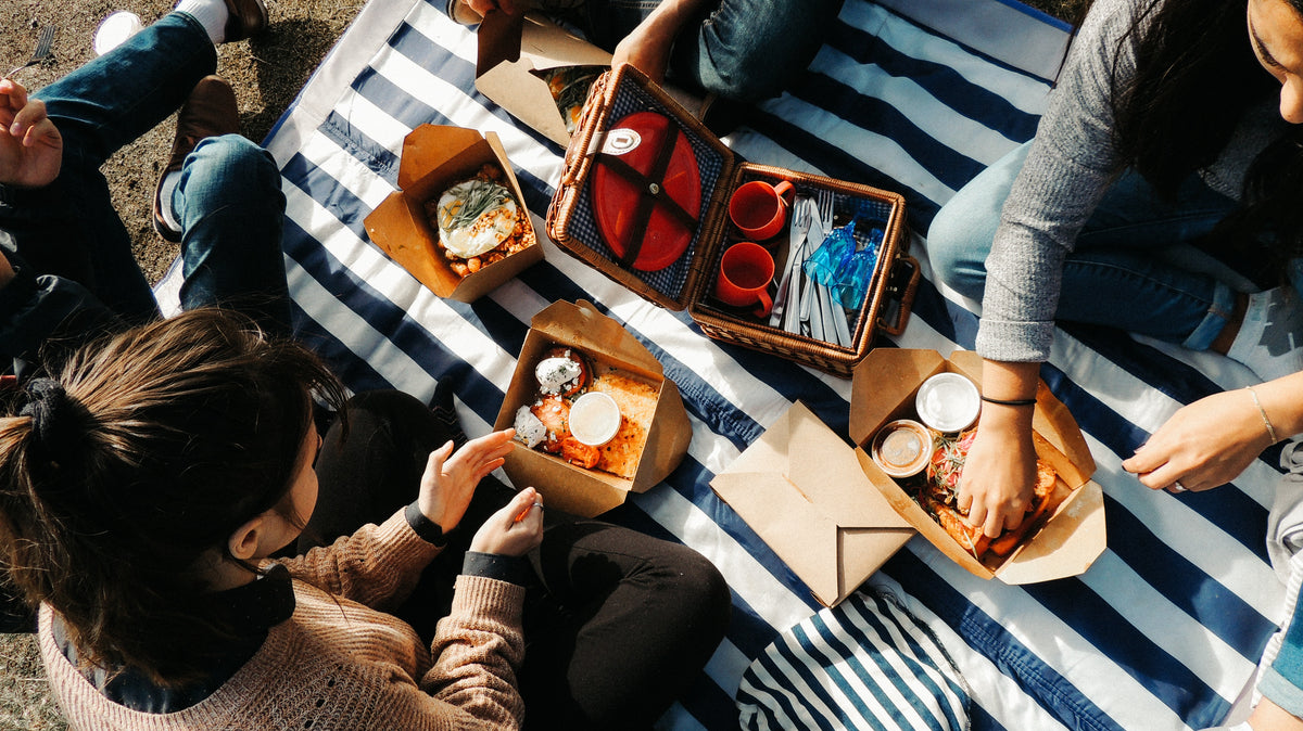 Cómo Vestir para un Picnic: Consejos de Moda y Comodidad para un Día al Aire Libre