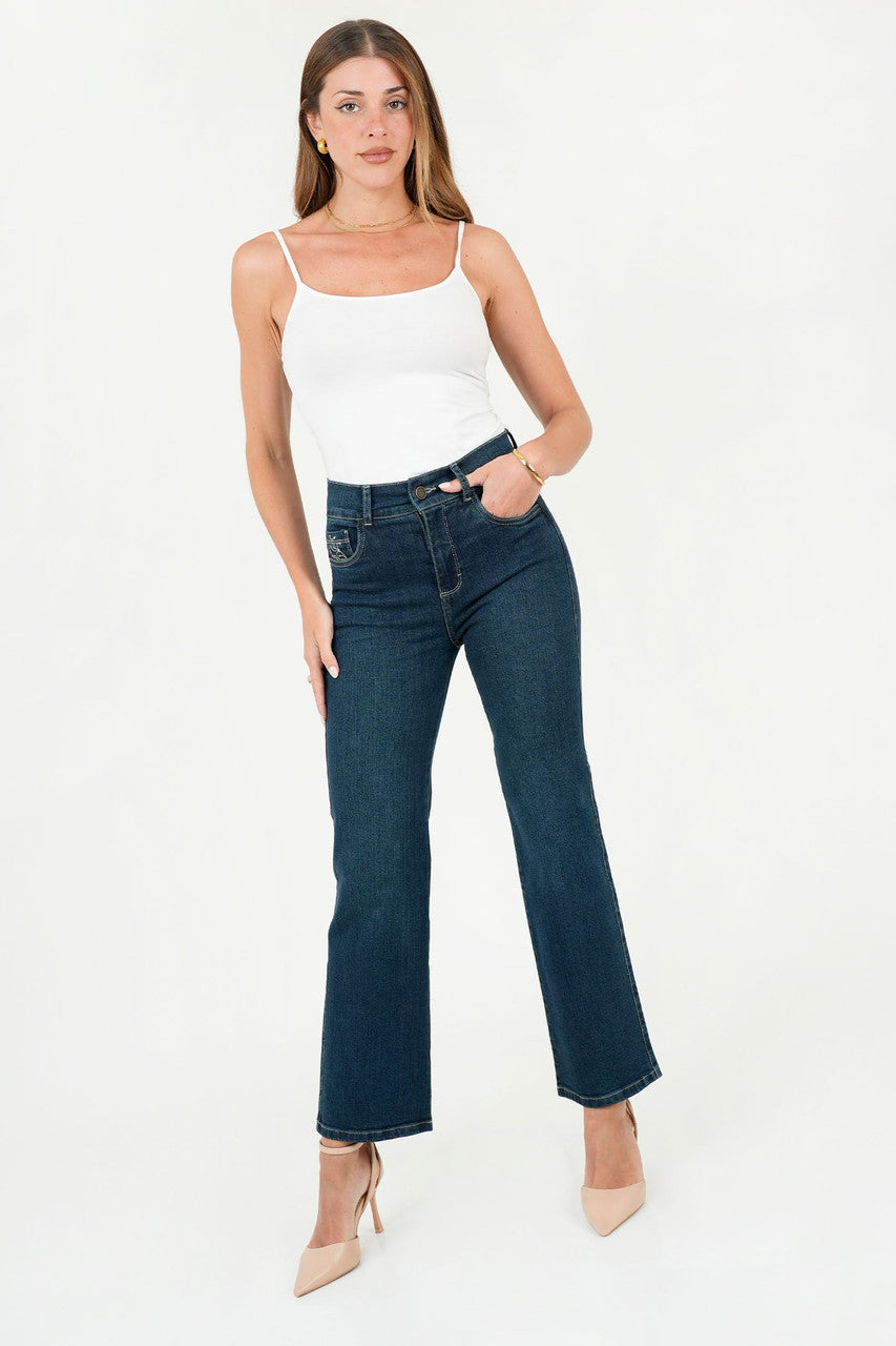Pantalón Recto Denim con Bordado en Bolsillo Relojero