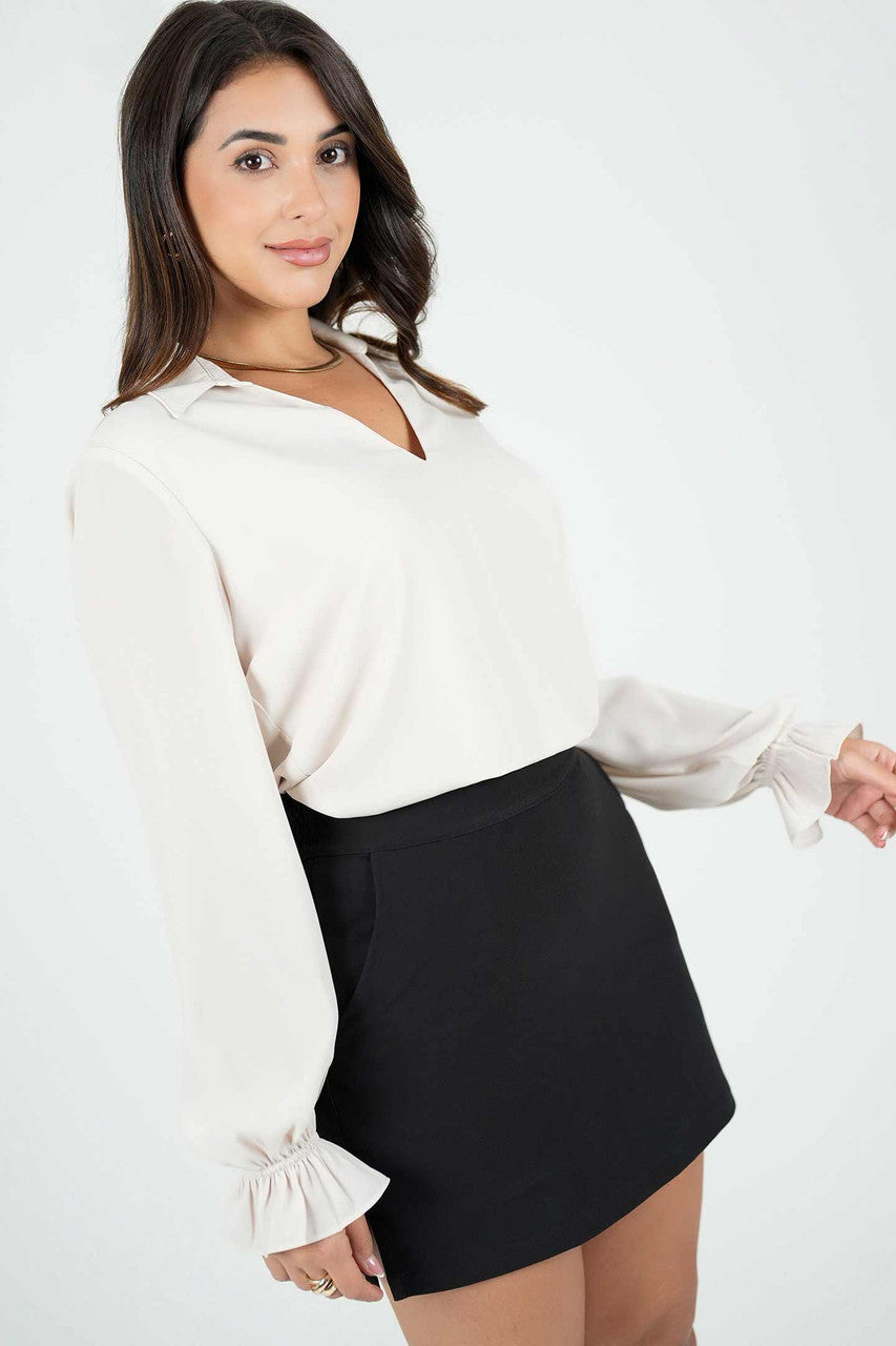 Blusa manga larga cuello camisero y escote V