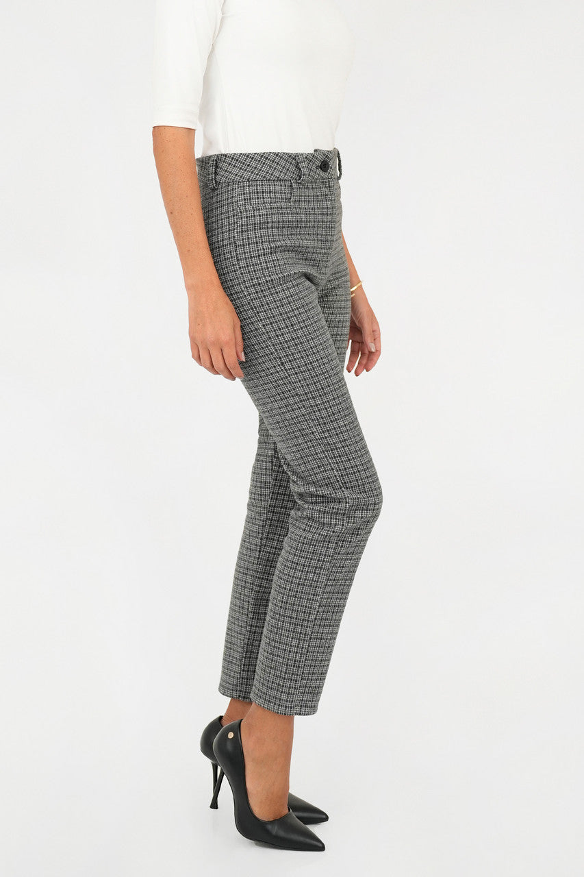 Pantalón moda con bolsillo decorativo