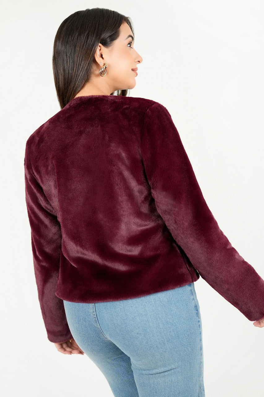 Chaqueta corta con cuello redondo