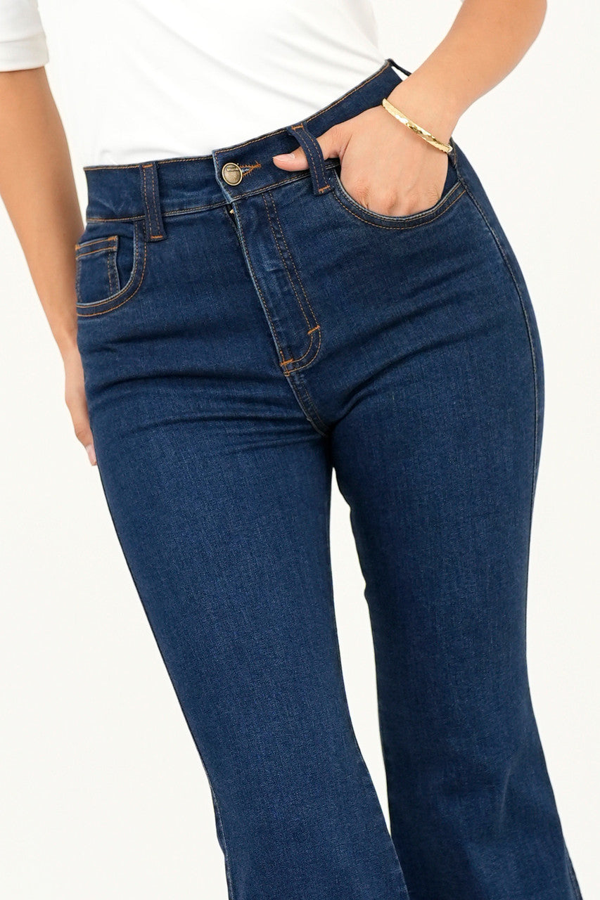 Pantalón acampanado