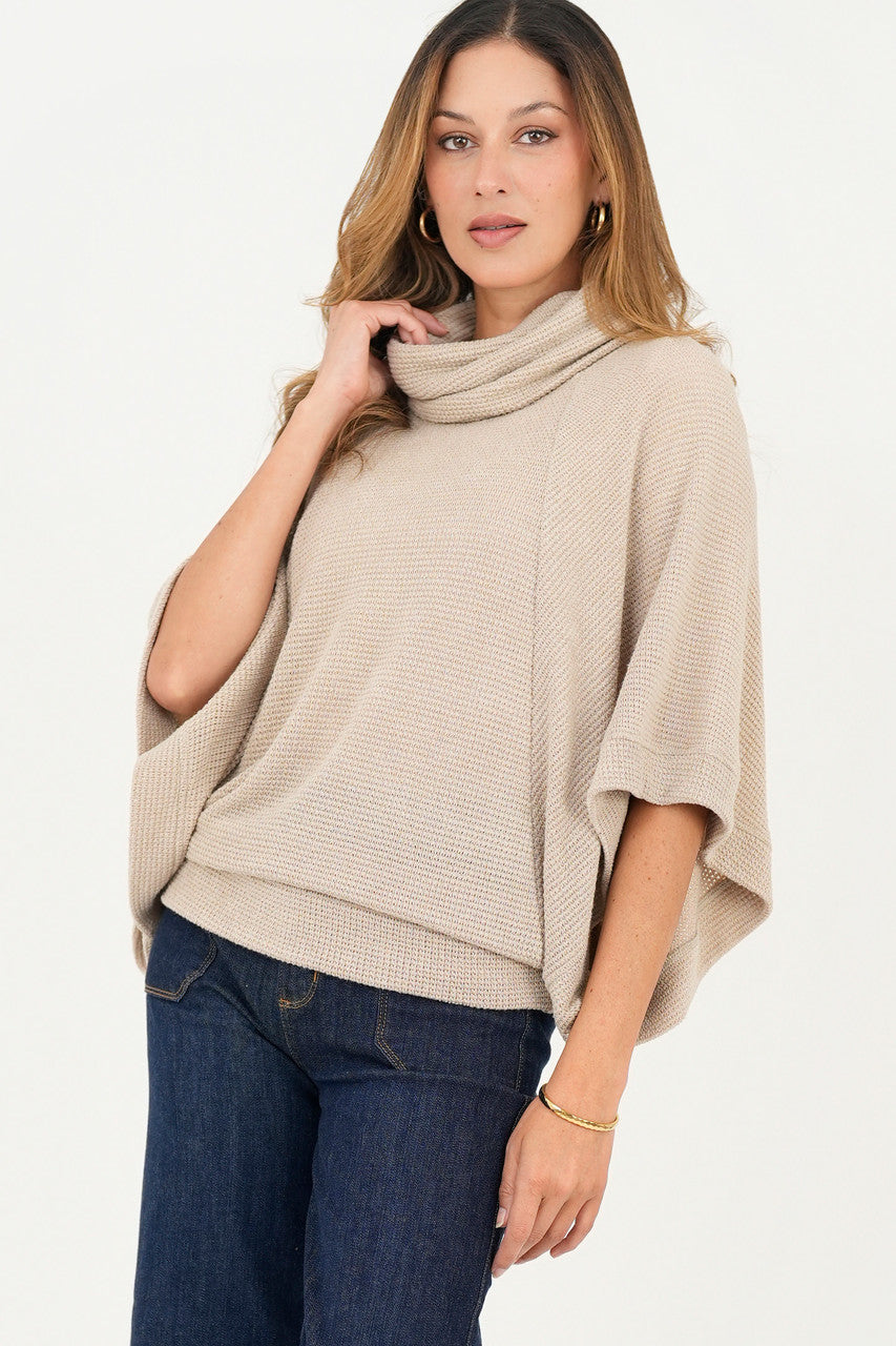 Poncho cuello alto