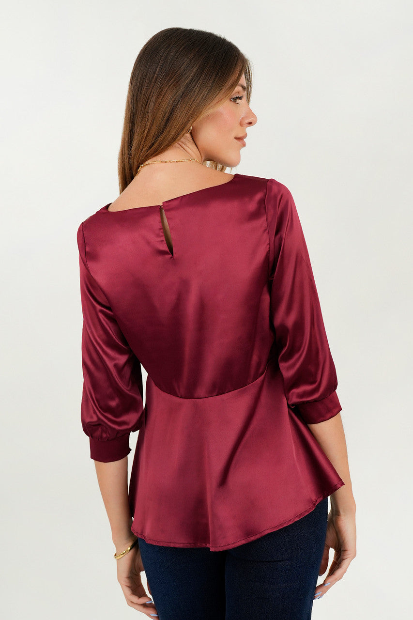 Blusa manga 3/4 escote ojal corte clásico