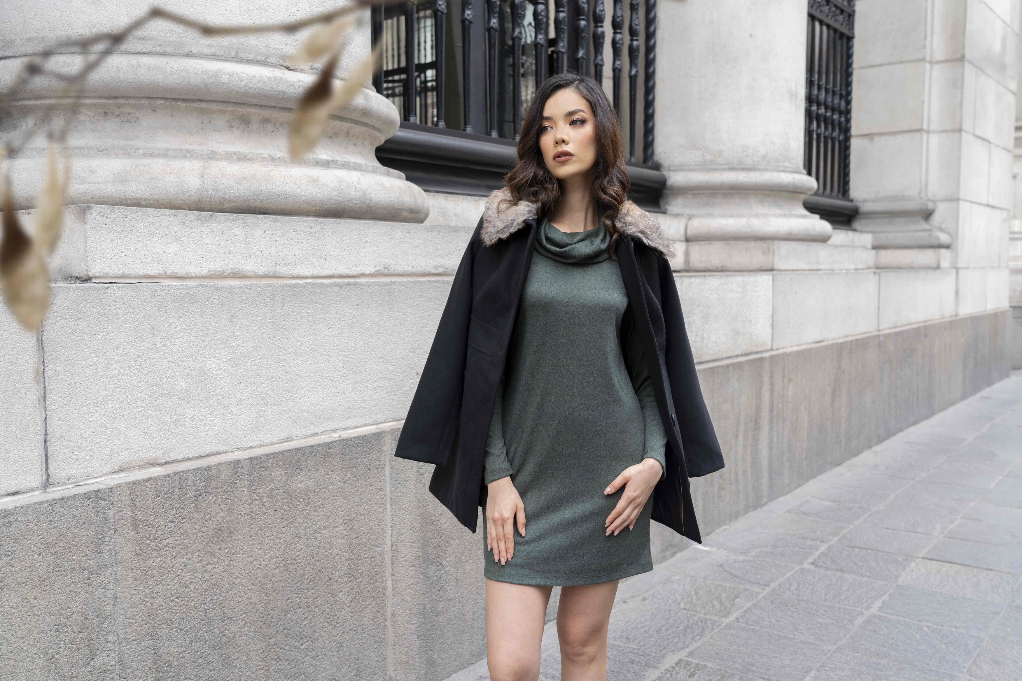 Minimalismo invernal: Cómo crear looks de moda con el color negro