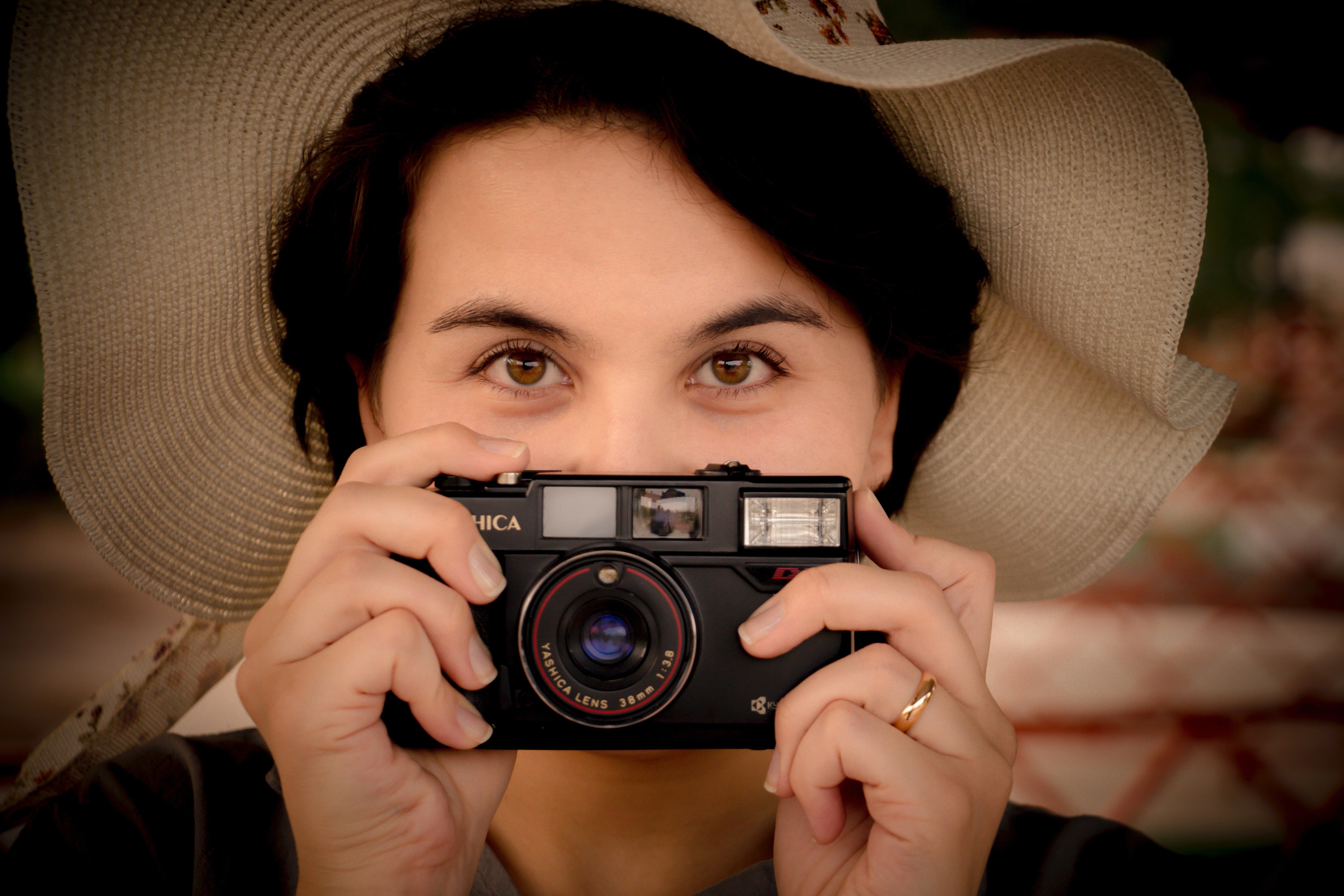 ¡Deslumbra y exprésate! Celebra el Día Internacional de la Fotografía en Perú con estilo, moda y autoestima.