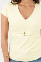 Polo Licra Spandex Escote V con Fajín Dorado