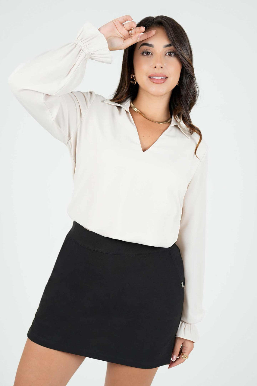 Blusa manga larga cuello camisero y escote V