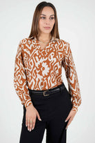 Blusa Manga Larga Estampada Con Escote V