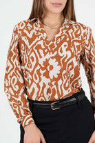 Blusa Manga Larga Estampada Con Escote V