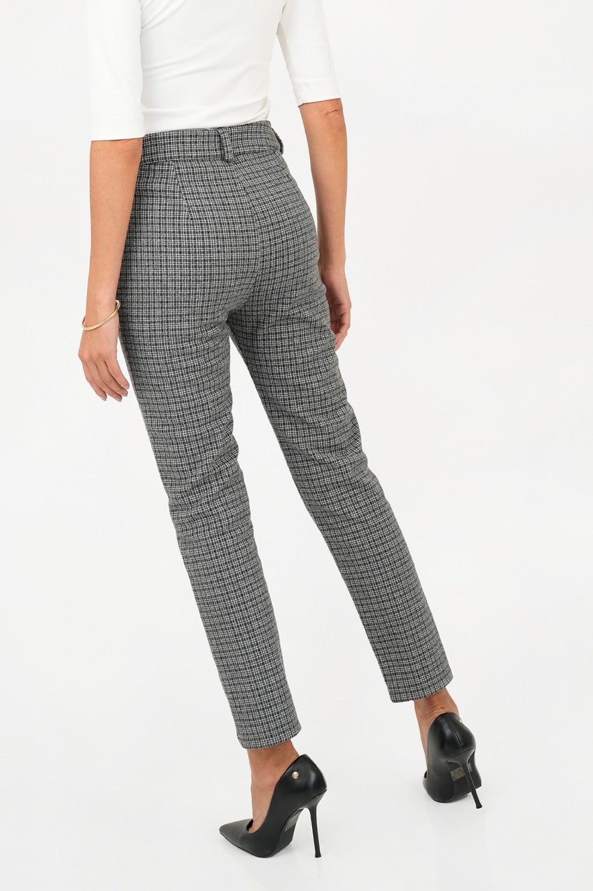 Pantalón moda con bolsillo decorativo