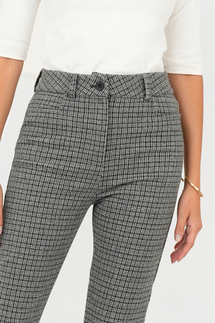 Pantalón moda con bolsillo decorativo
