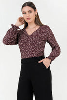Blusa manga larga en seda corrugada con escote V