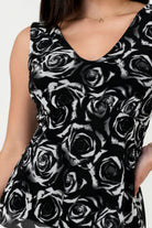 Polo Tull Estampado Escote V con Corte Bajo Busto