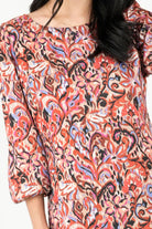 Vestido Corto Satin Hindu Estampado Manga Larga Escote Ojal