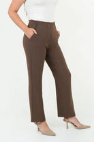 Pantalón Tela Verona con Pinzas y Bolsillos Laterales