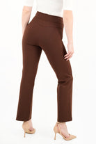 Pantalón moda con bolsillo simulado