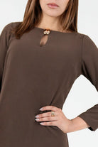 Vestido corto en Verona Crepe con escote ojal