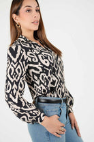 Blusa Manga Larga Estampada Con Escote V