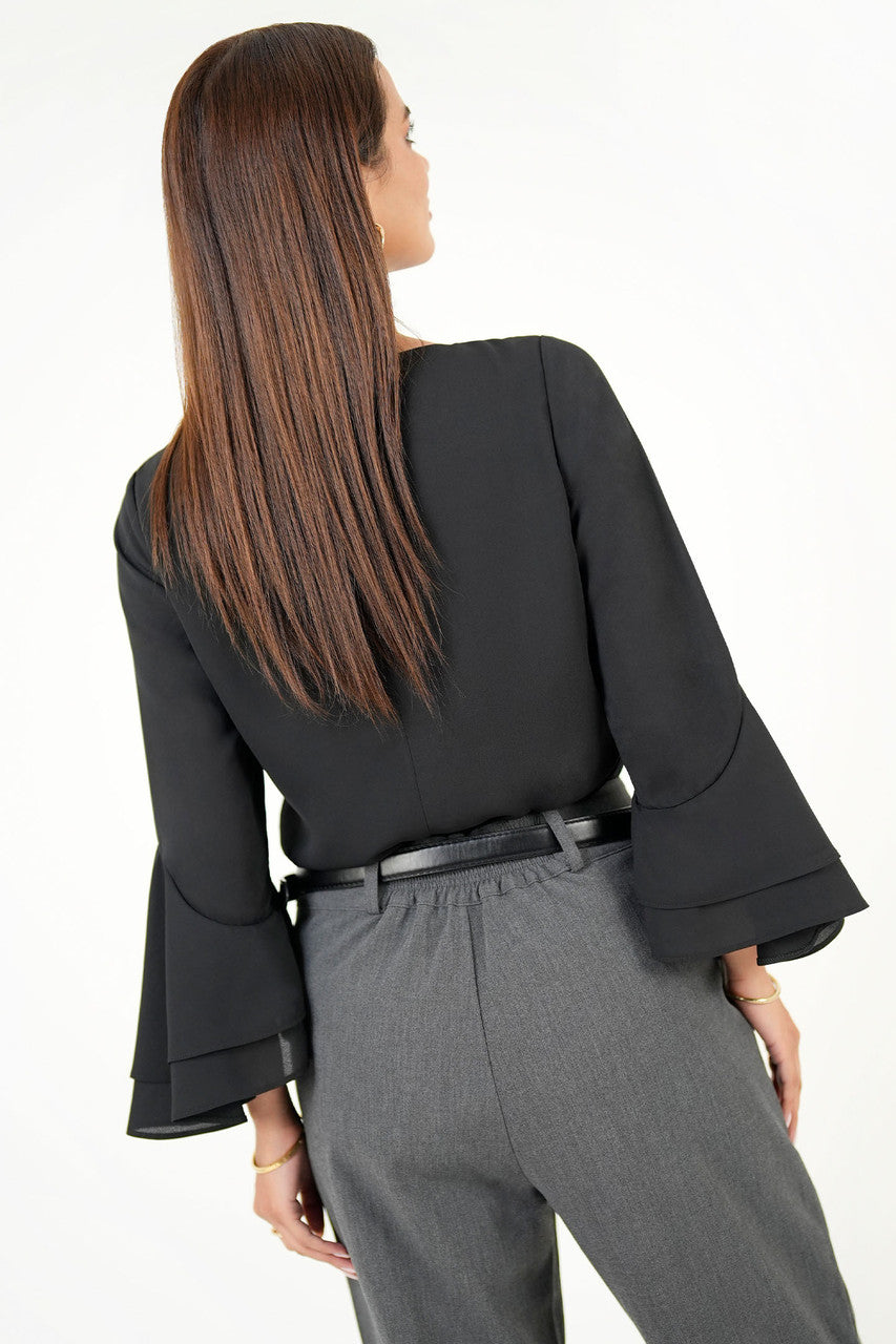 Blusa Escote Ojal Gasa Crepe con Manga Ruffle