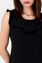 Blusa Vienna Brodery Canesú Bordado
