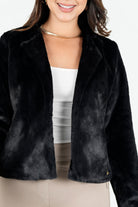 Chaqueta corta con cuello redondo