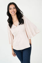 Blusa Manga 3/4 Seda Hindu Brocado Escote V con Lazo en Espalda