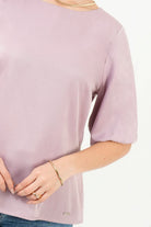 Blusa Manga 3/4 Seda Satinada Escote Ojal