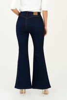 Pantalón acampanado
