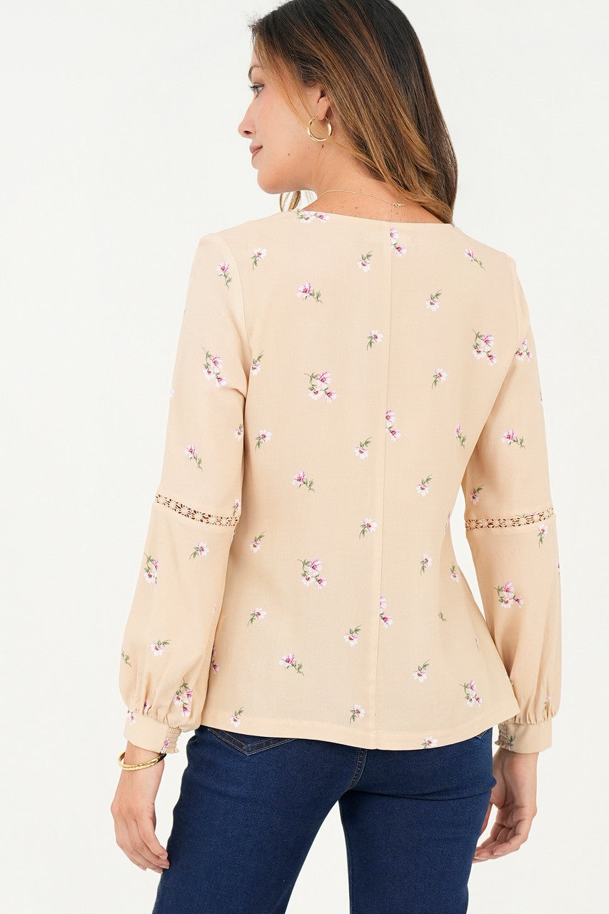 Blusa manga larga con corte y bolillo calado