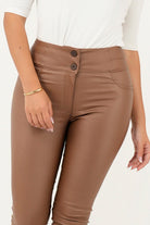 Pantalón pretina anatómica ancha