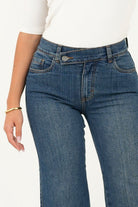 Pantalón Recto Pretina cruzada