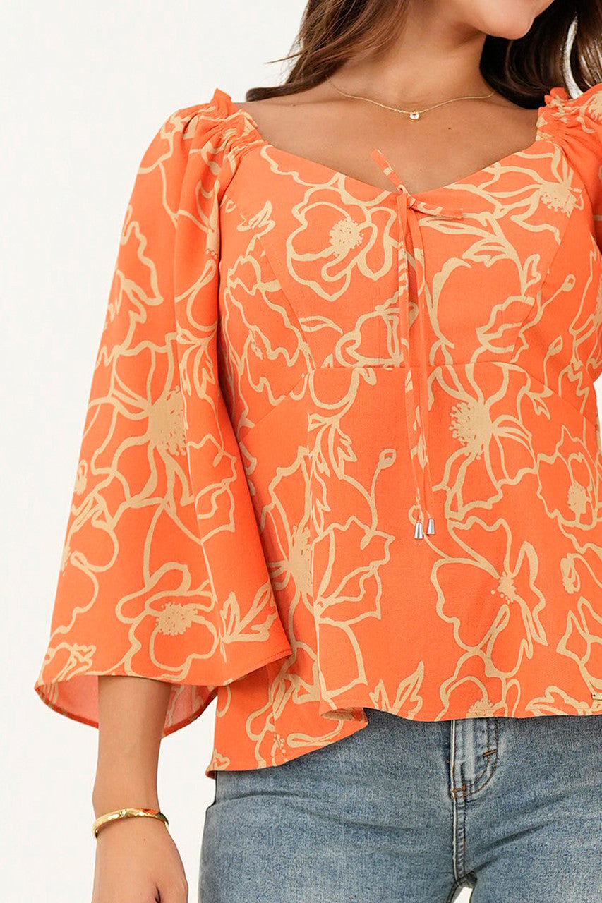 Blusa manga 3/4 acampanada escote corazón