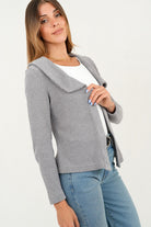 Chompa corta cuello sport