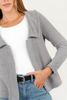 Chompa corta cuello sport