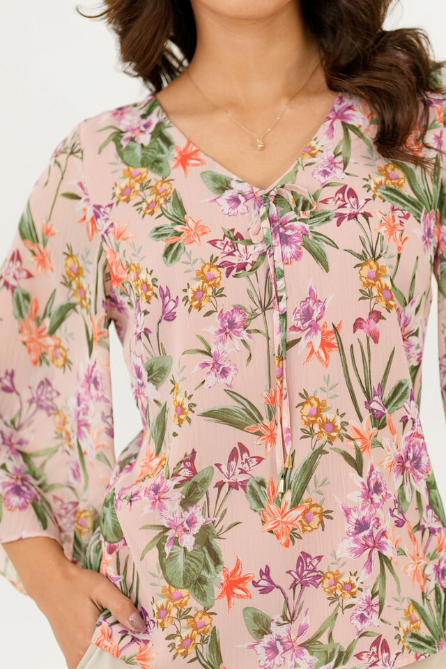 Blusa Manga 3/4 Gasa Estampada con Lazo Escote en V Blusa Manga 3/4 Gasa Estampada con Lazo Escote en V